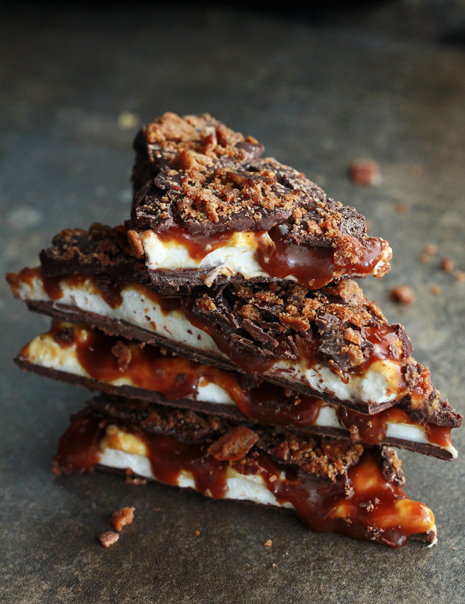 Whiskey-Marshmallow-and-Caramel-Bacon-Bark