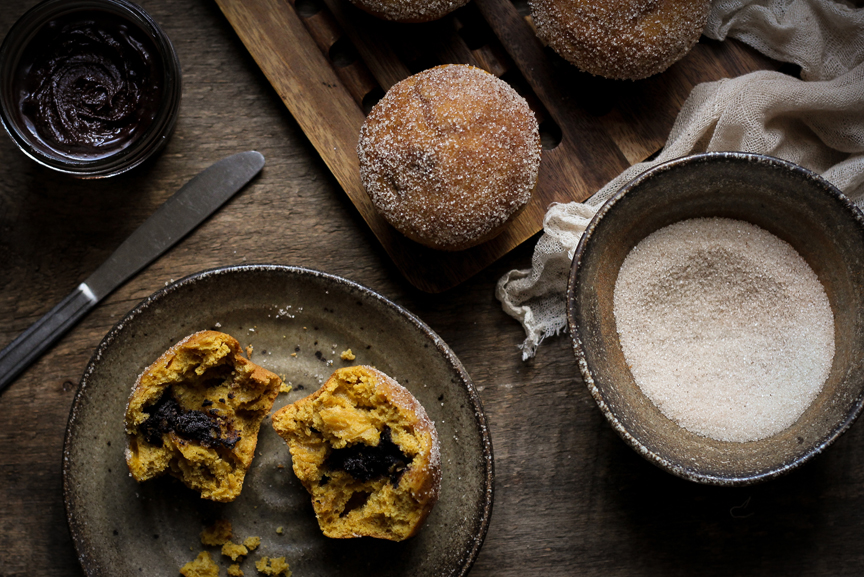 nutella-filled pumpkin doughnut muffins