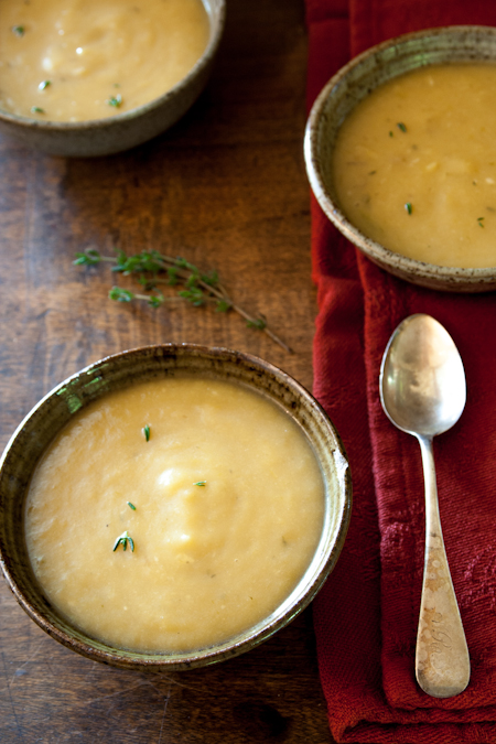 roasted-garlic-cheddar-bisque
