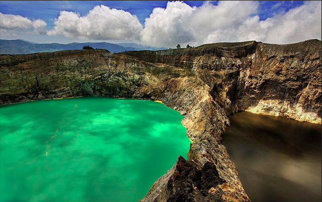 kelimutu lake