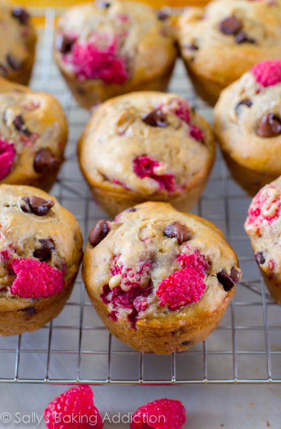 Skinny-Raspberry-Banana-Chocolate-Chip-Muffins
